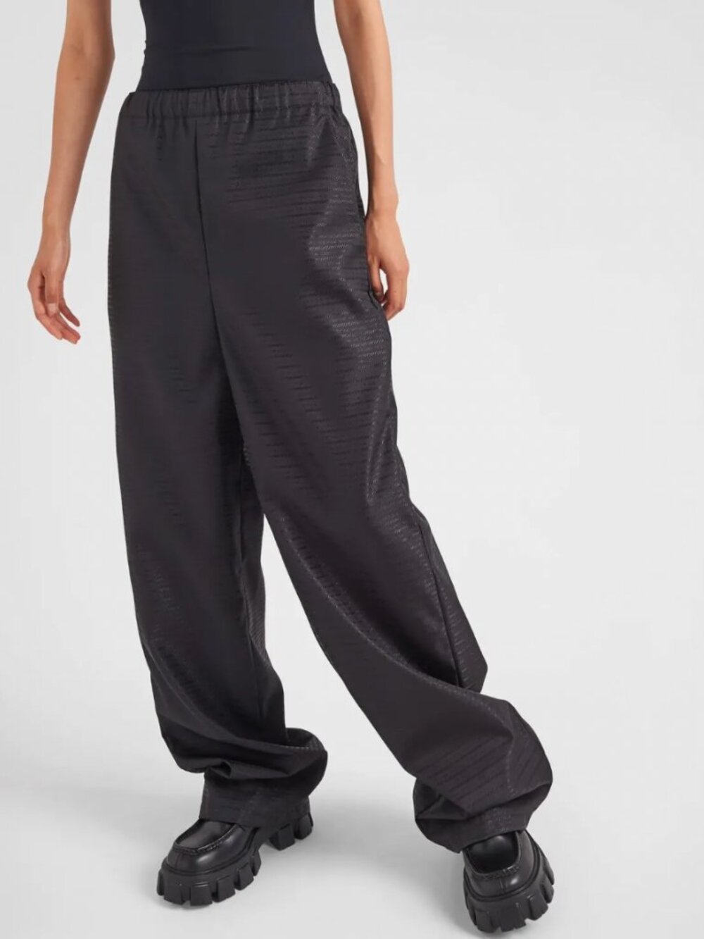 $1350 Prada 2022 Black Re-Nylon Wide Leg Trouser Pants size 8/44